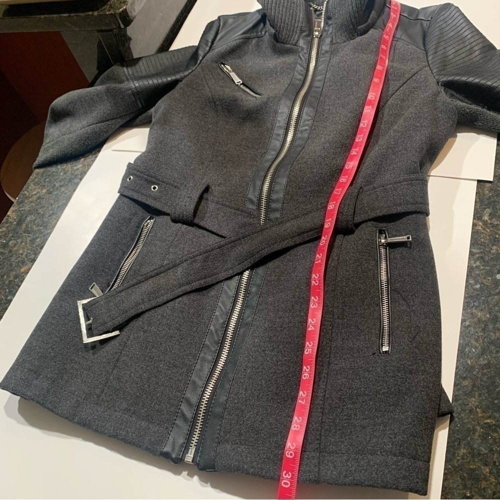BcbgGeneration Women’s Jacket. Size Medium. Charcoal color - Picture 8 of 9